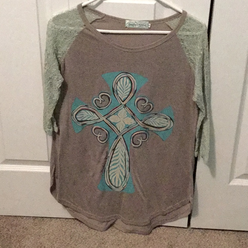 Southern Grace Lace 3/4 Sleeve T-Shirt. Size M.